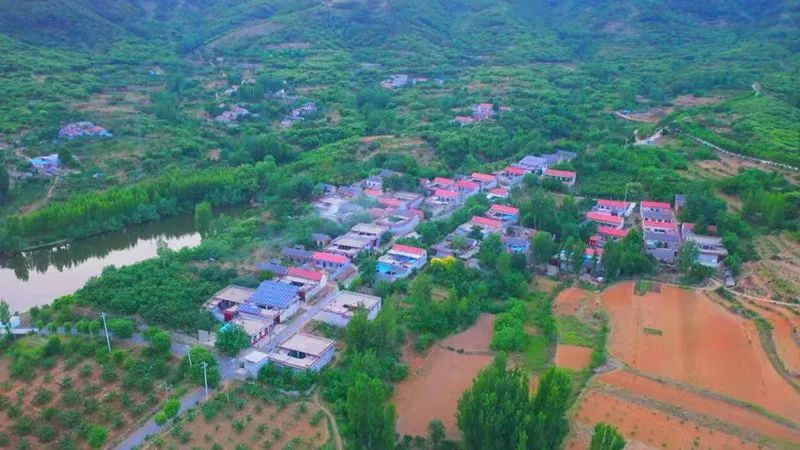 Montagna Jiuding, città di Zhuyang, distretto di Daiyue, città di Tai'an, provincia di Shandong